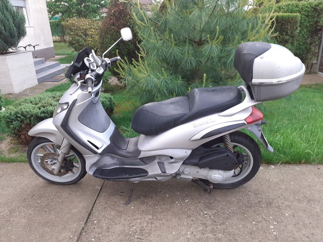 Piaggio Beverly 200