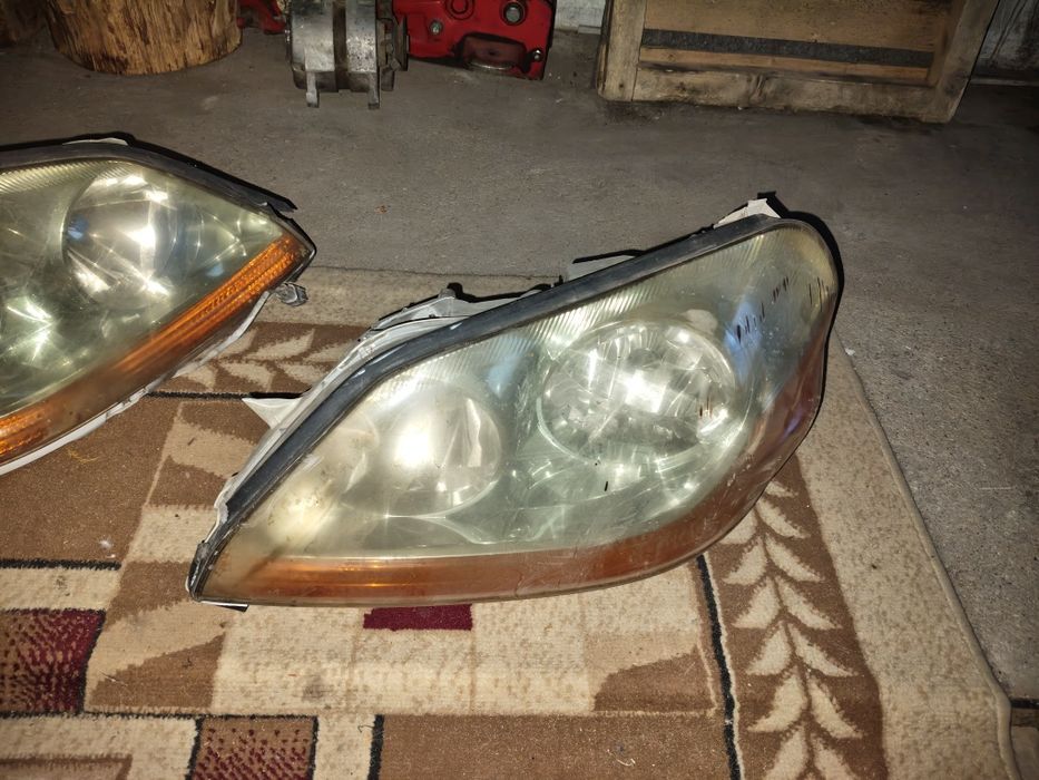 Фары от Тайоты, модель непонятно