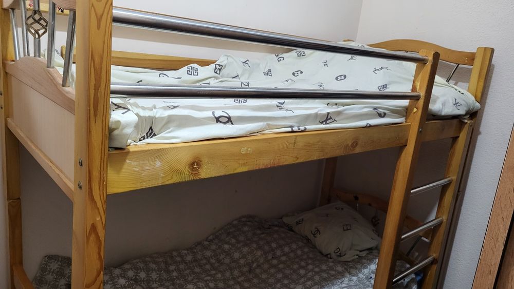 Yaxshi xolatda detskiy krovat...