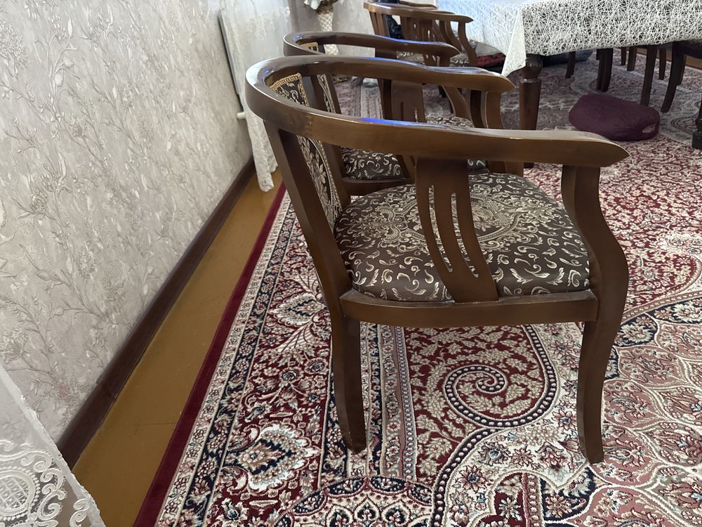 Stul sotiladi yogochdan