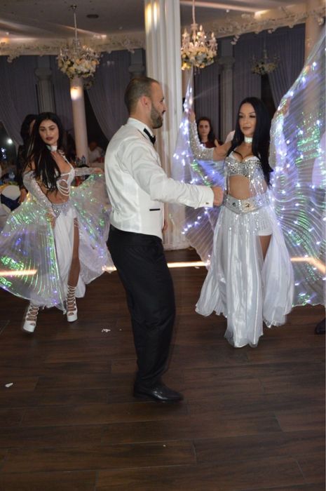 Танцьорки, проумотърки, модели и хостеси