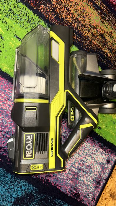 Aspirator fara fir Ryobi