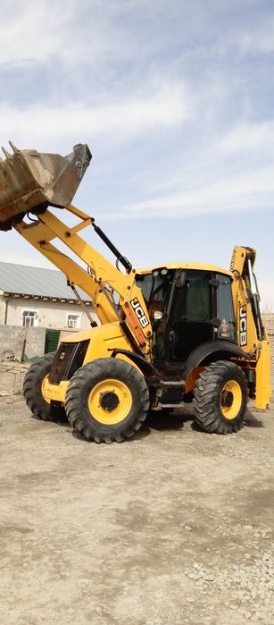 JCB екискаватир пагрузчик