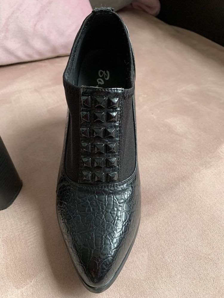 Pantofi botine lac toc patrat nr 38