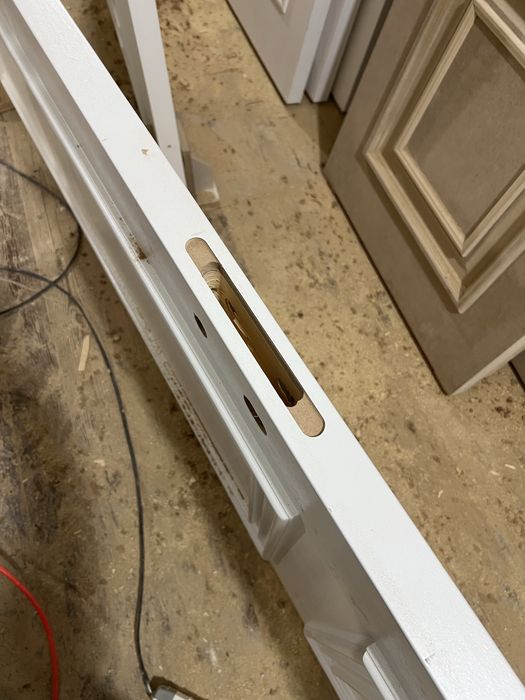 Zamok ochadigan freza ustinyam ichinyam ochadi hozir ishlab turibtib