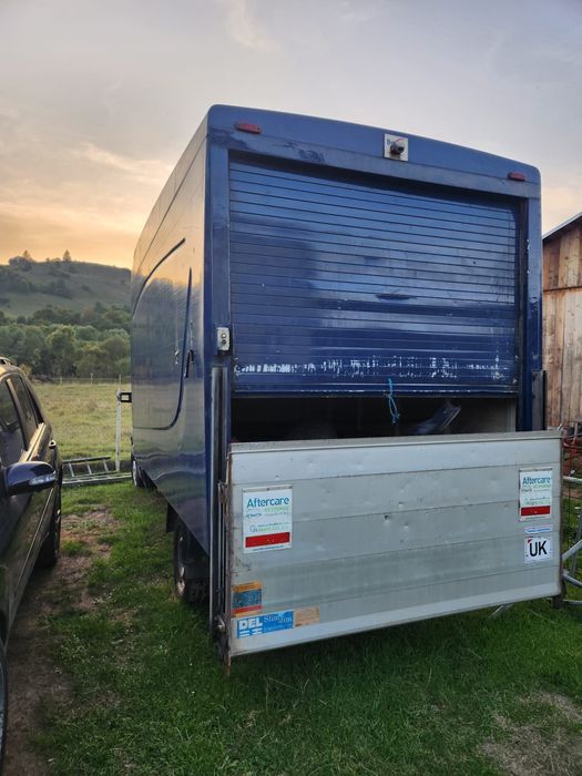Cub cu lift mercedes sprinter