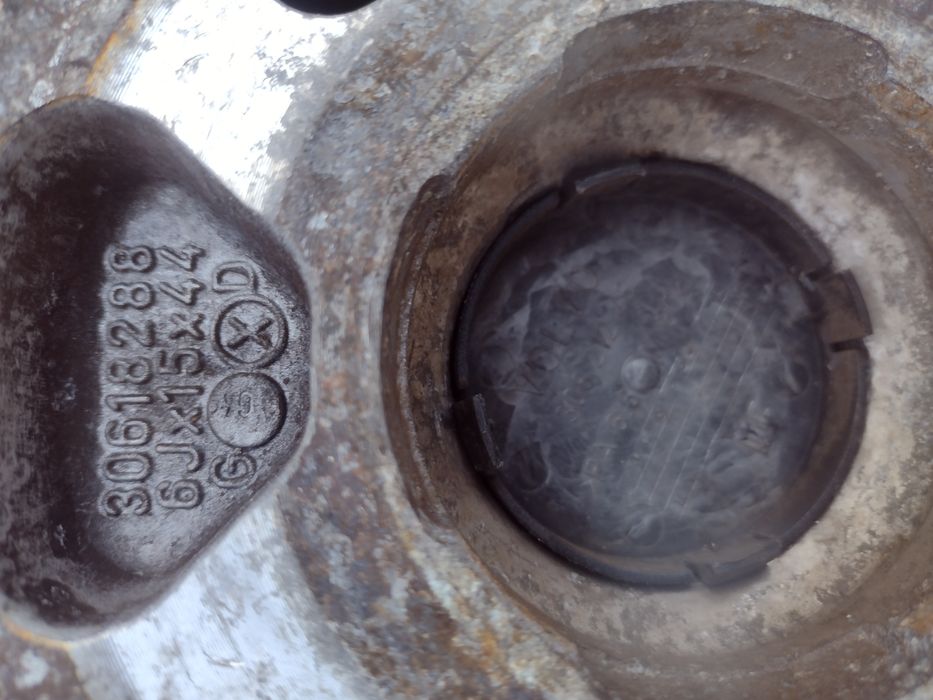 Перфектни 15-4х114.3 ЕТ44 6j Vovo S40. V40