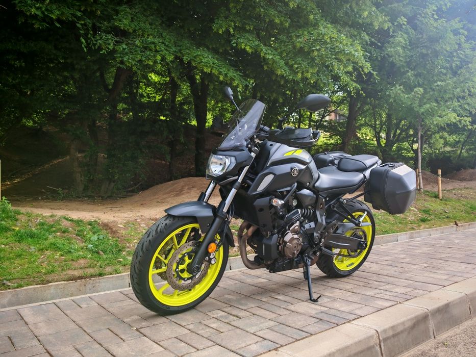 Vând motocicleta Yamaha mt07 model 2018 cu echipare Sw-motech
