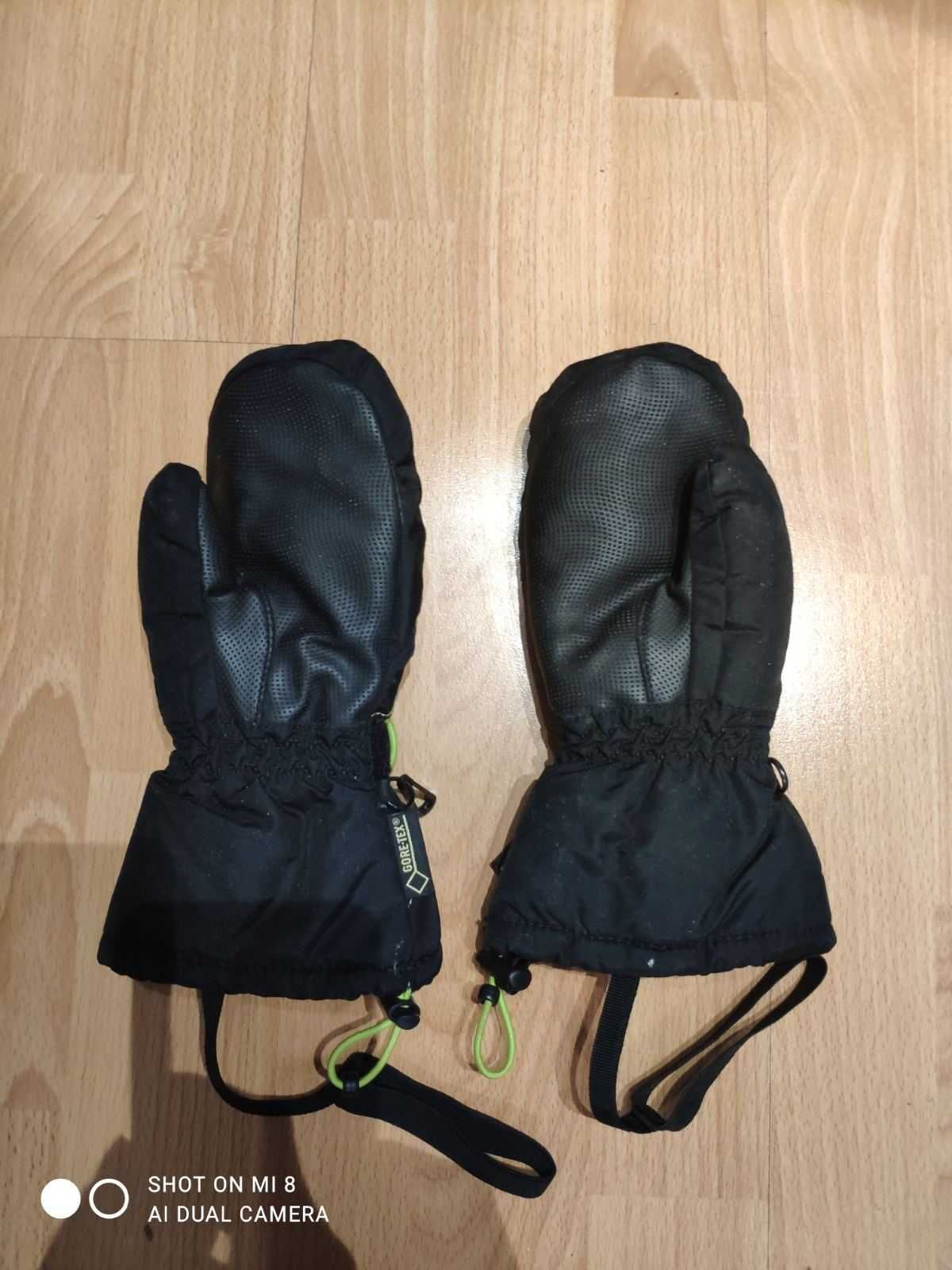 Ски, сноуборд детски ръкавици Salomon gore tex.