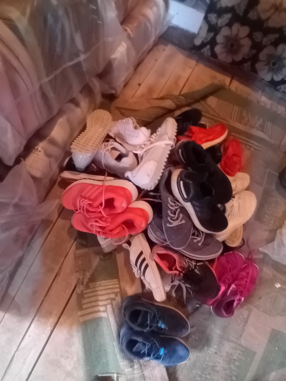 Adidasi second hand