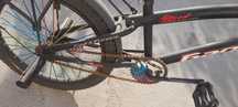 Velik velosiped bars