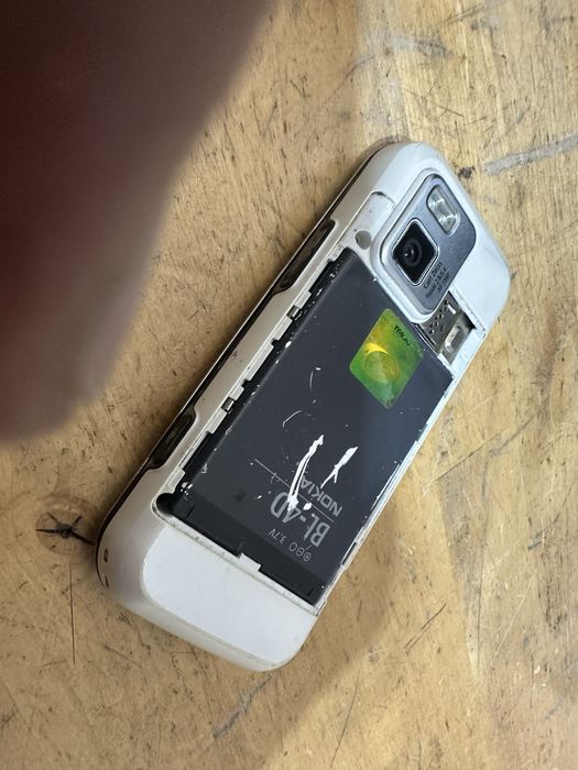 Nokia n97 lipseste capacul de la baterie