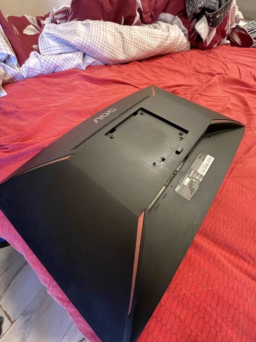 Monitor Gaming curbat AOC 144hz 1ms