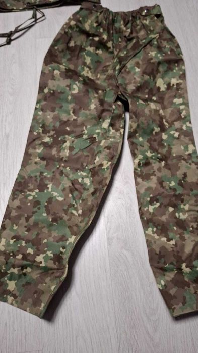 Costum intemperii combat