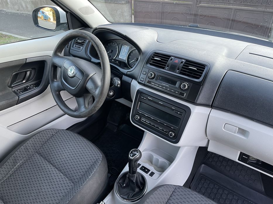 Inchiriez Skoda fabia pentru Bolt - Uber