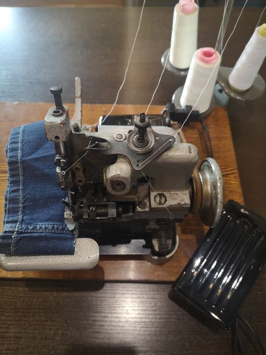 Продам оверлок 51кл