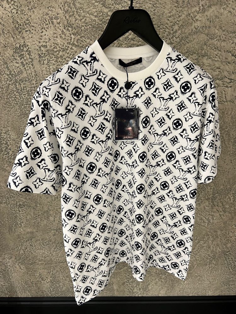 Tricou Louis Vuitton alb colectia noua print