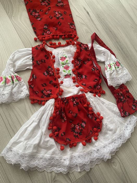 Costum popular 9-12 luni