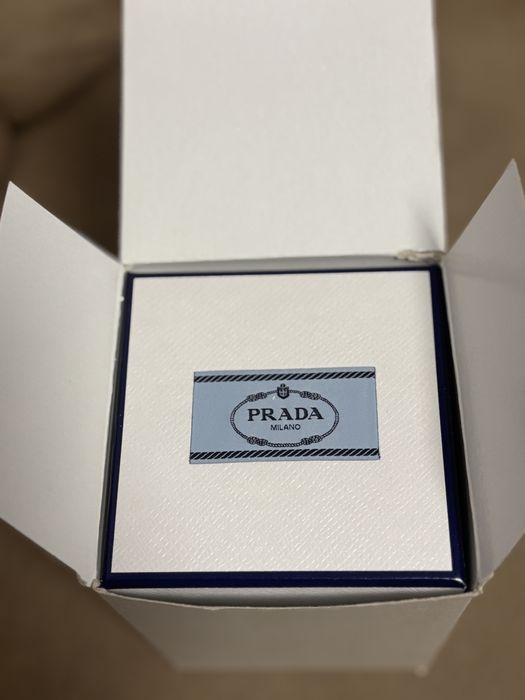 Lumânare parfumată Prada (Cadoul ideal)