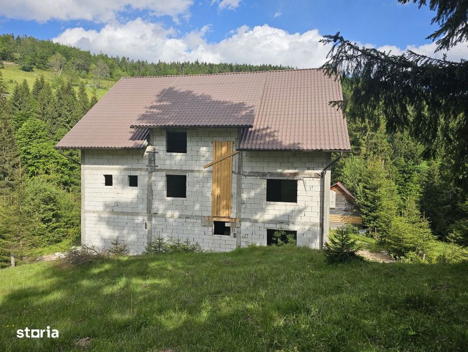 Casa de vacanta + teren intravilan suprafata 2.075mp, Bubesti, Ariesen