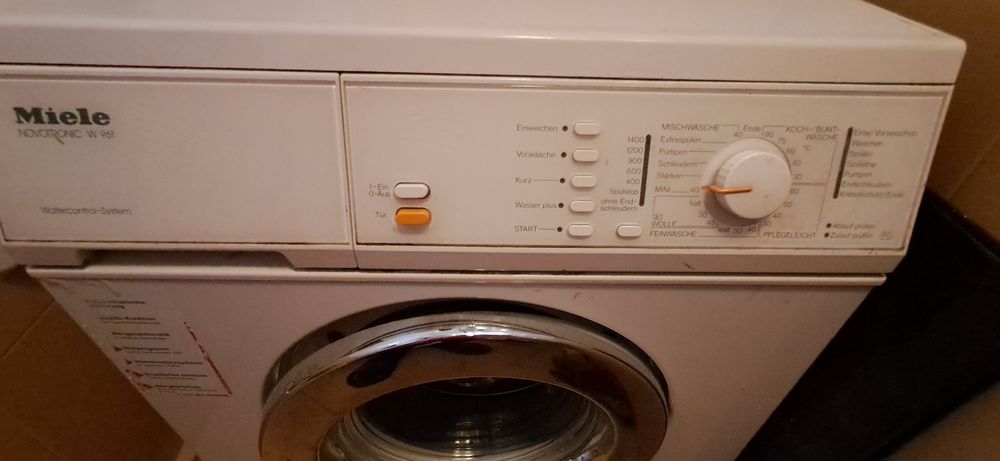 Продавам MIELE работеща перал я! 90лв