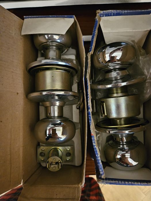 Ручки дверные новые 6шт