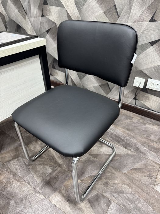 Продается офисная мебель и техника