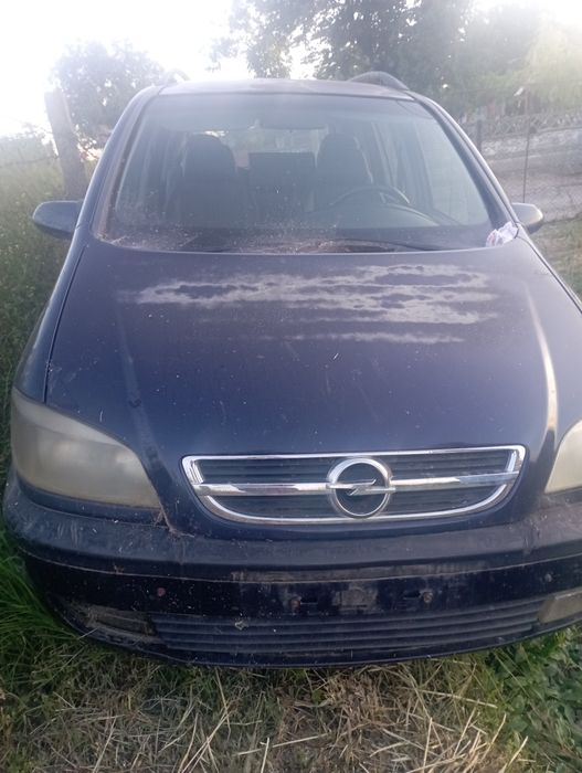 Vând Opel Zafira
