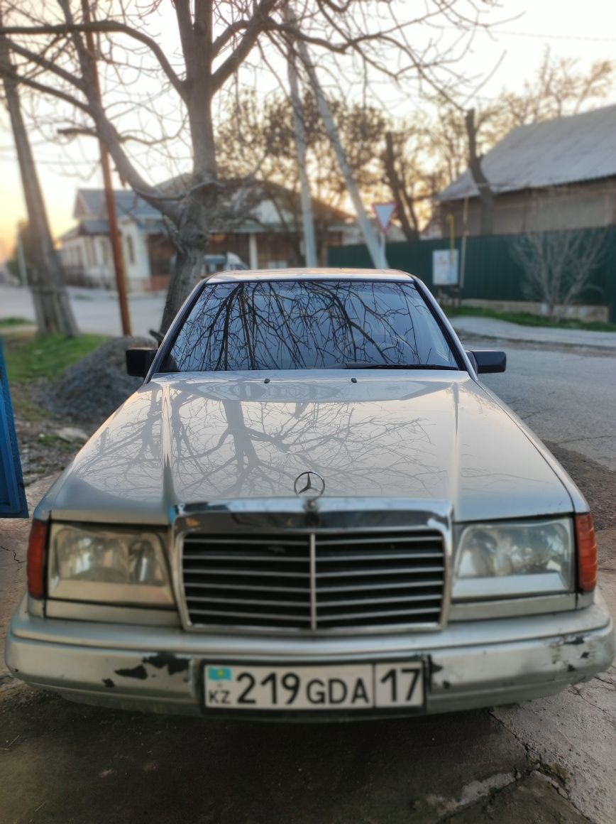 Mercedes Benz E230