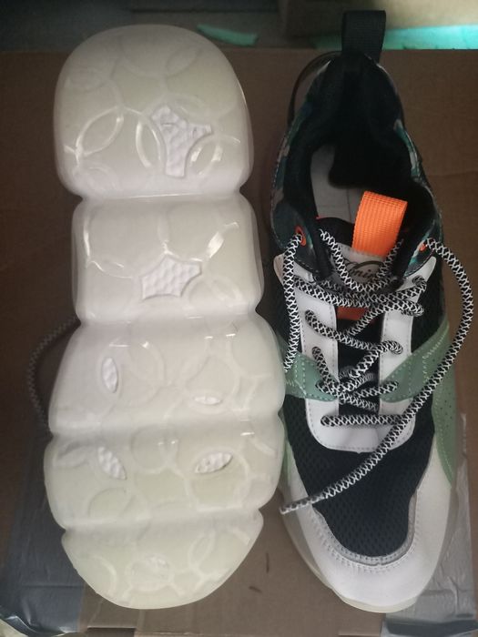 Adidași o singură purtare