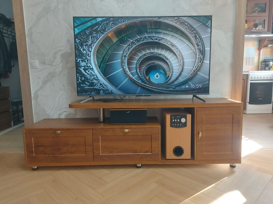 Продам новую тумбу под телевизор.