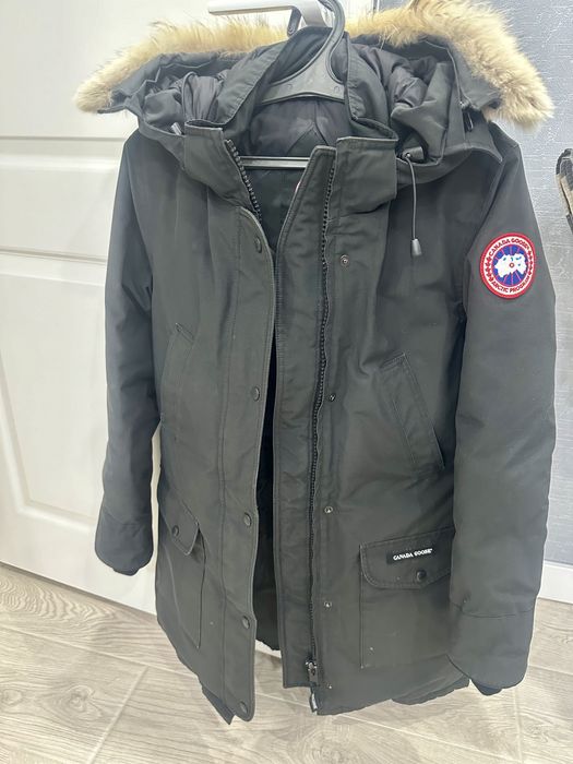 Продам оригинальную парку Canada Goose