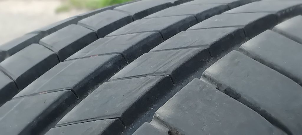 Гуми 195 65 15 Бриджстоун Bridgestone 2 броя. Нов внос. Не са нови!