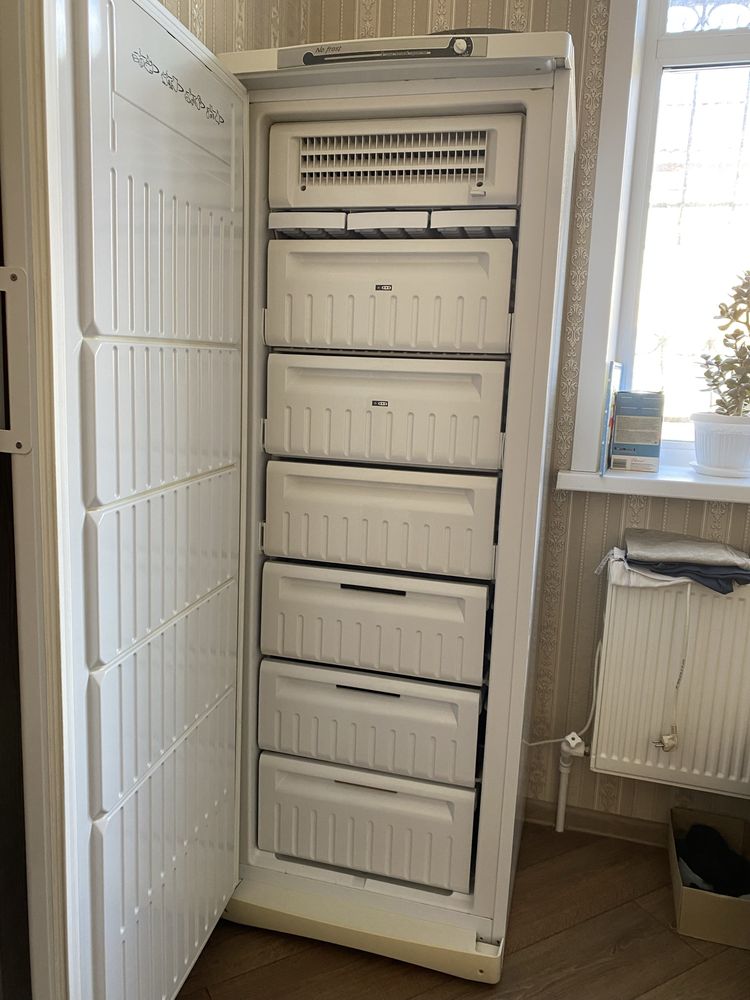 Морозильная камера  Indesit