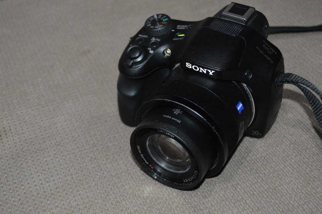 Foto digital Sony CyberShot DSC-HX400V 50x Zoom Bridge Camera