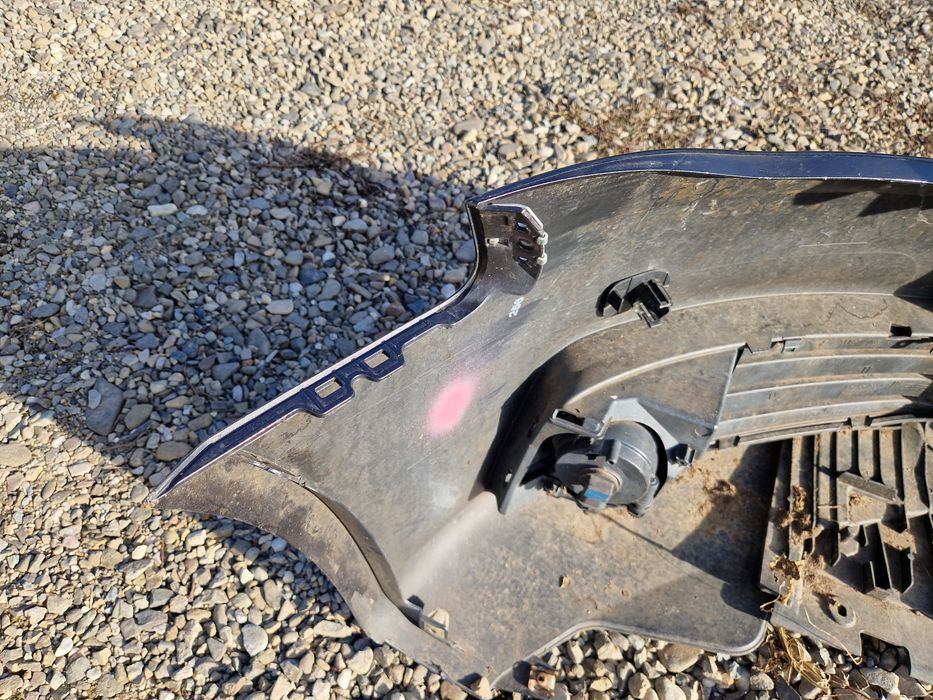 Bara fata grila Audi A4 b8 cod culoare LZ7L