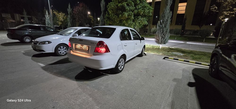 neksia 3 srochni sotuvda