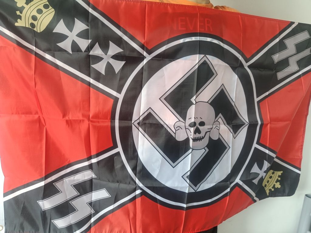 Steagul Capului Morții Waffen SS