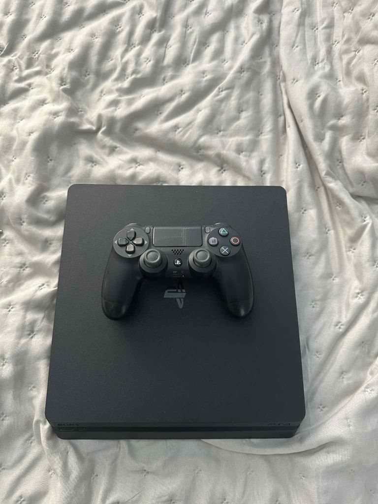 PlayStation 4 slim