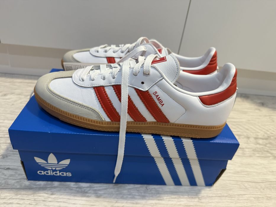 Продам новые , оригинальные кроссовки ADIDAS