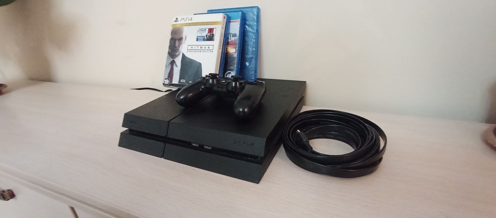 Продается PS4 с дисками