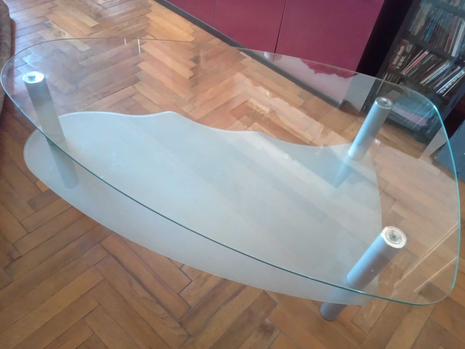 Холна стъклена маса