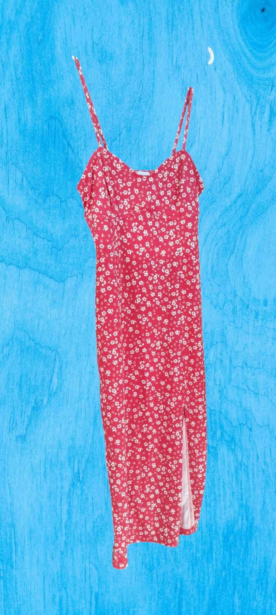 Rochie rosie primavara-vara, mulata cu flori mici albe si bretele
