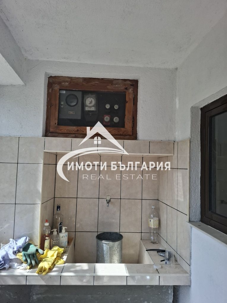 Къща на един етаж в с. Кърнаре,  общ. Карлово