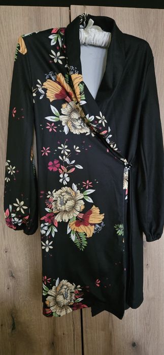 официална дамска рокля стил прегърни ме