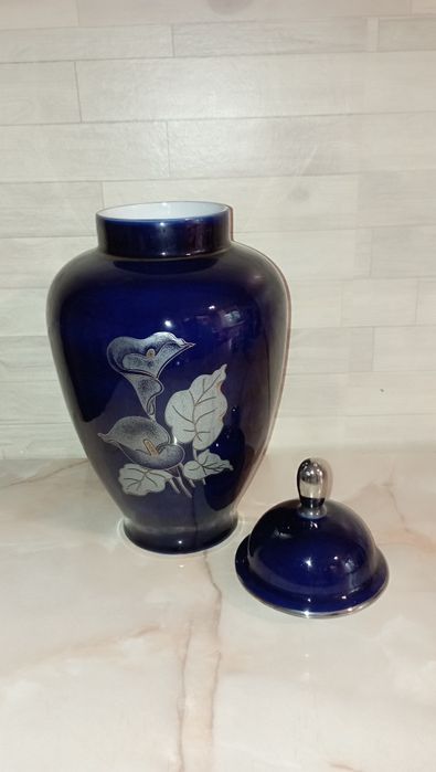 urna din portelan cobalt