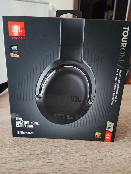 Bluetooth слушалки JBL TOUR ONE