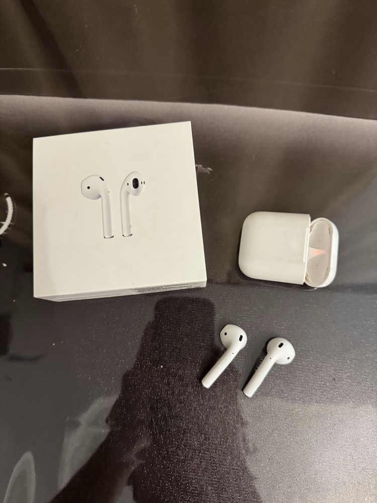 Airpods 2, 2nd gen