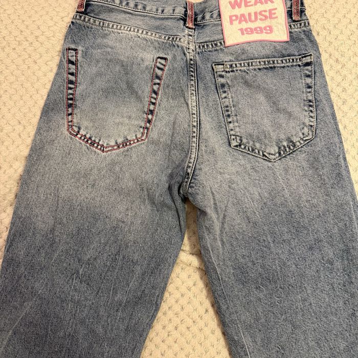 Сини дънки на Pause