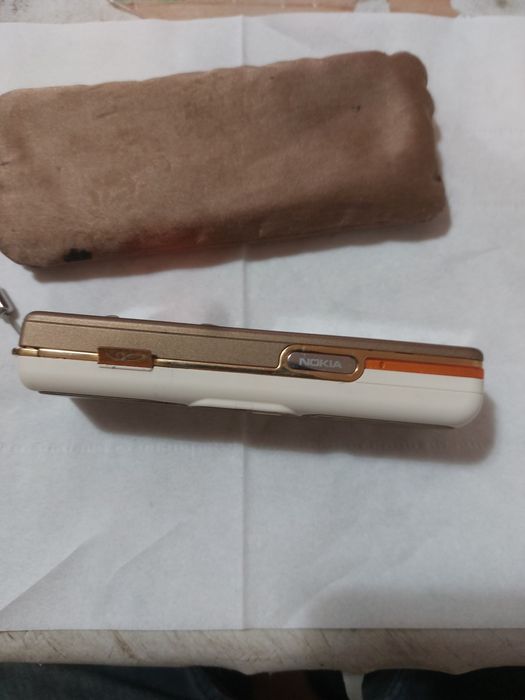 Vând Nokia 7380 impecabil liber în ori ce rețea tel ptr colecționari